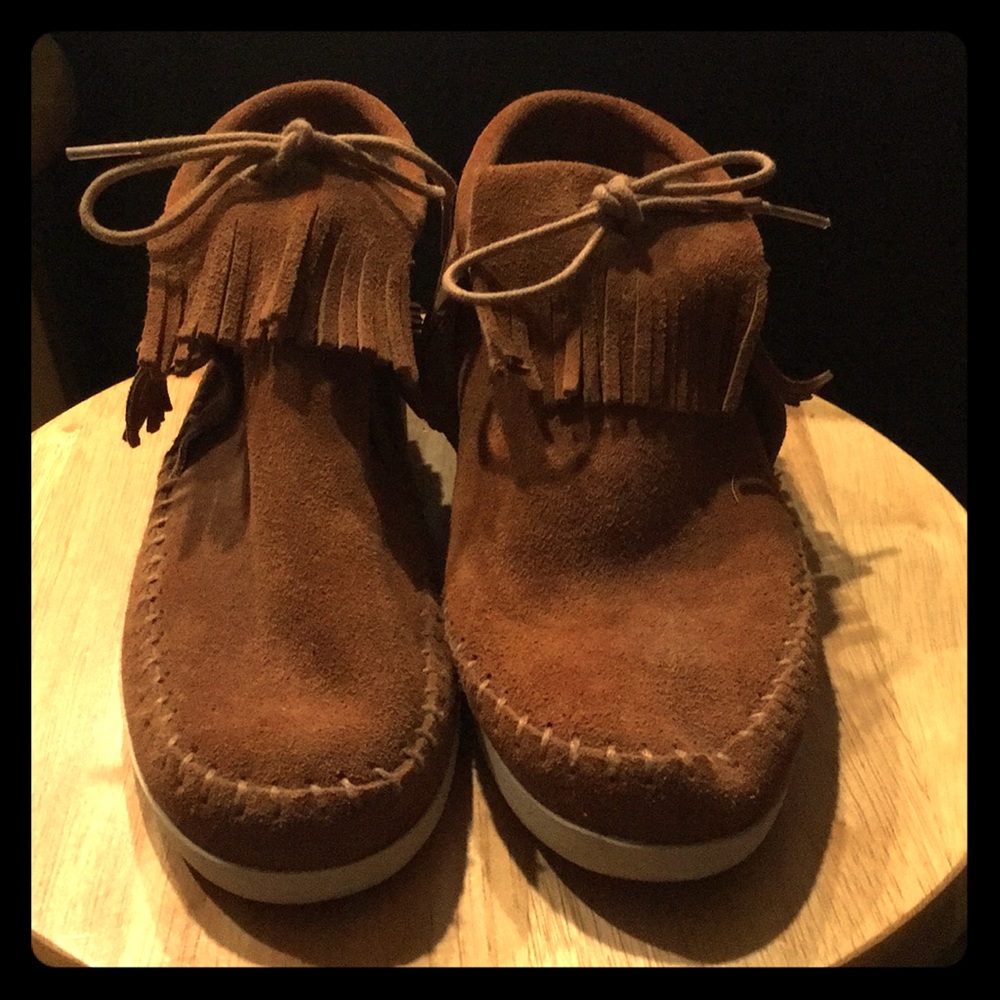 Minnetonka sneaker moccasins